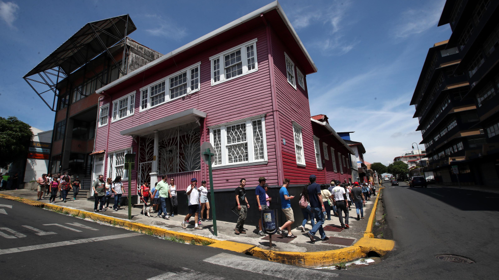 Los recorridos a pie de ChepeCletas se han vuelto muy populares. John Durán / Grupo Nación